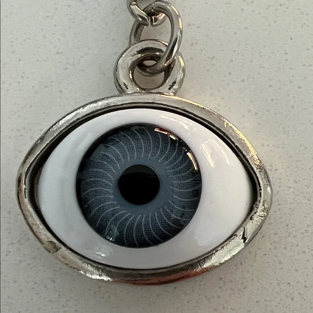 EVIL EYE Metallic Key Holder Silver-tone with blue eye - Picture 5 of 5